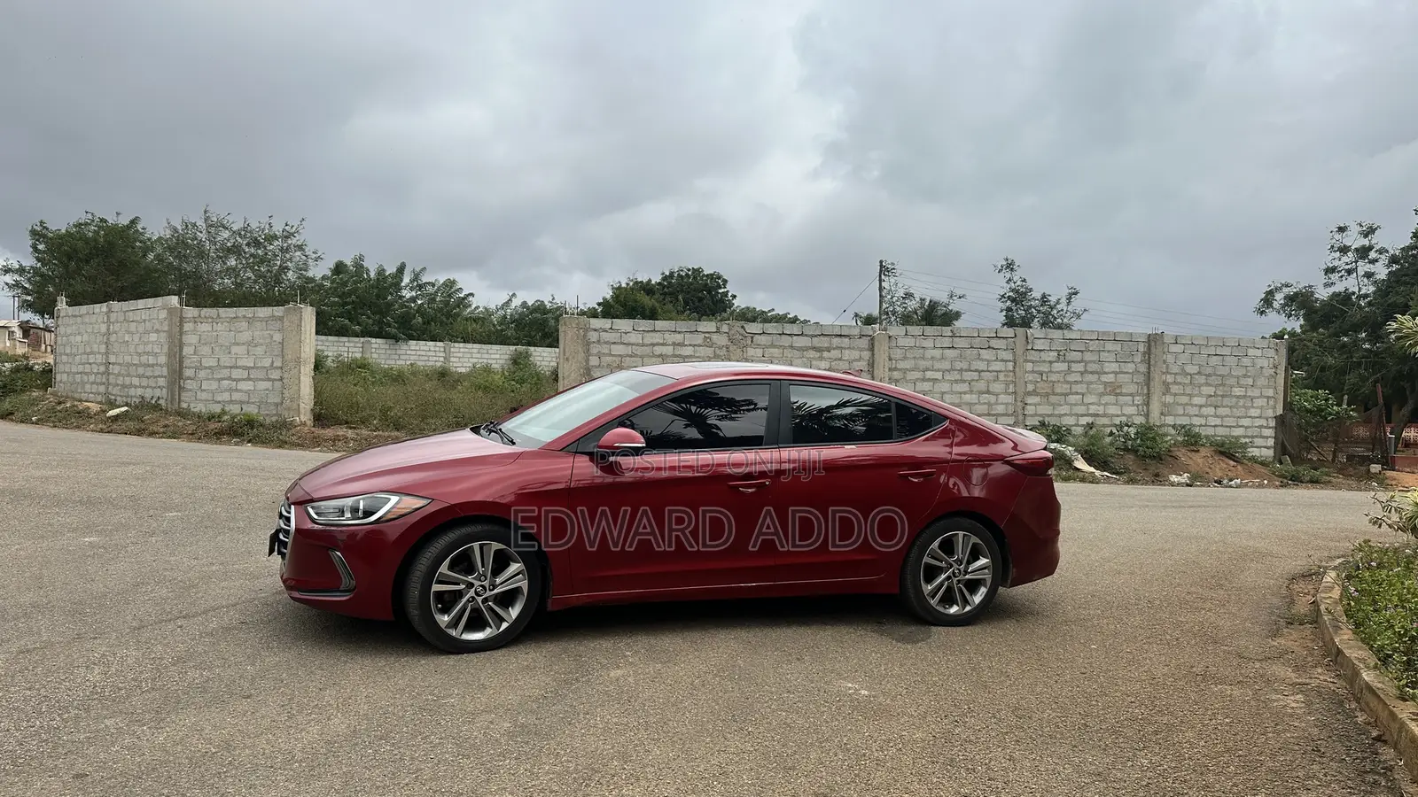Hyundai Elantra Limited Sedan FWD (2.0L 4cyl 6A) 2017 Red