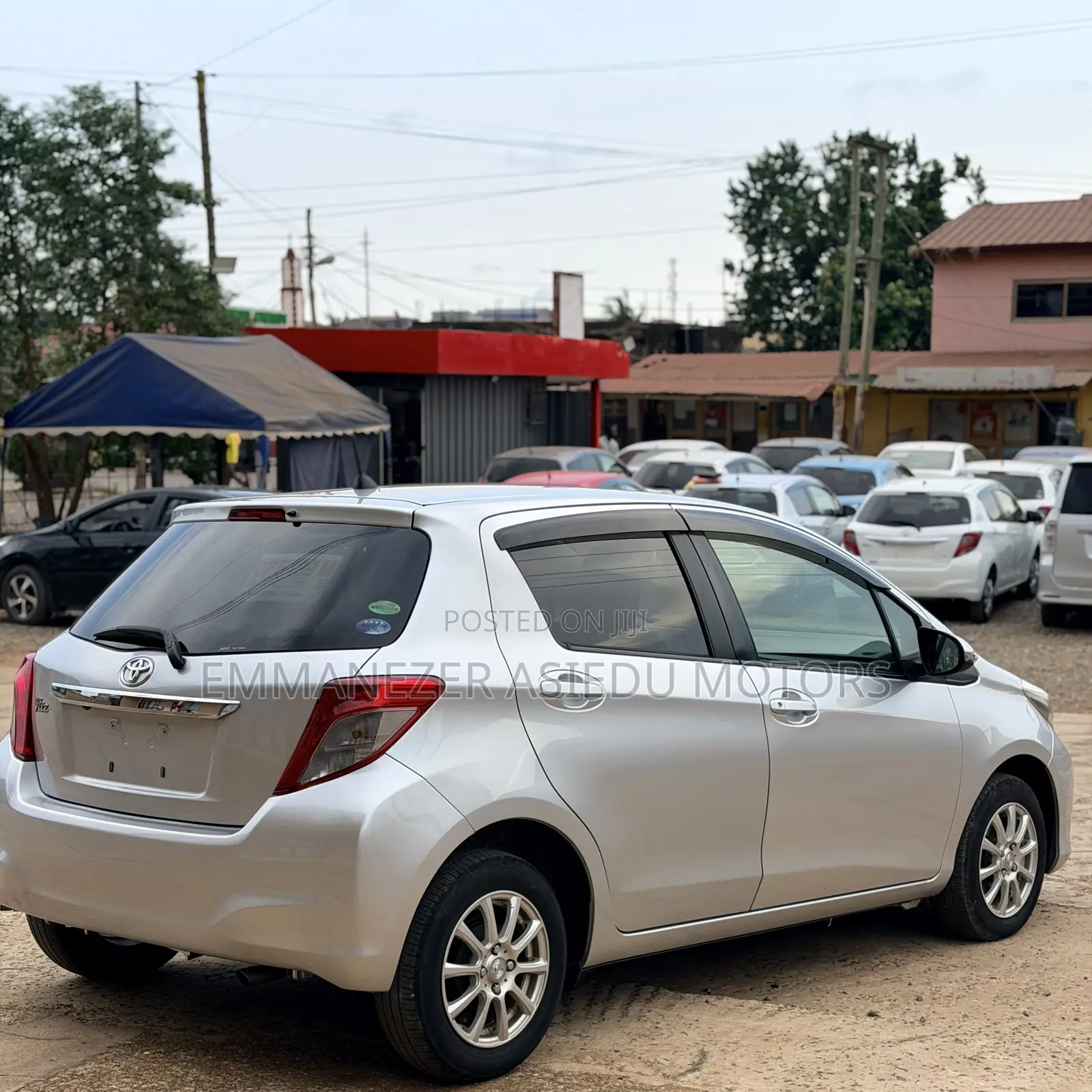Toyota Vitz 1.3 FWD 5dr 2013 Silver