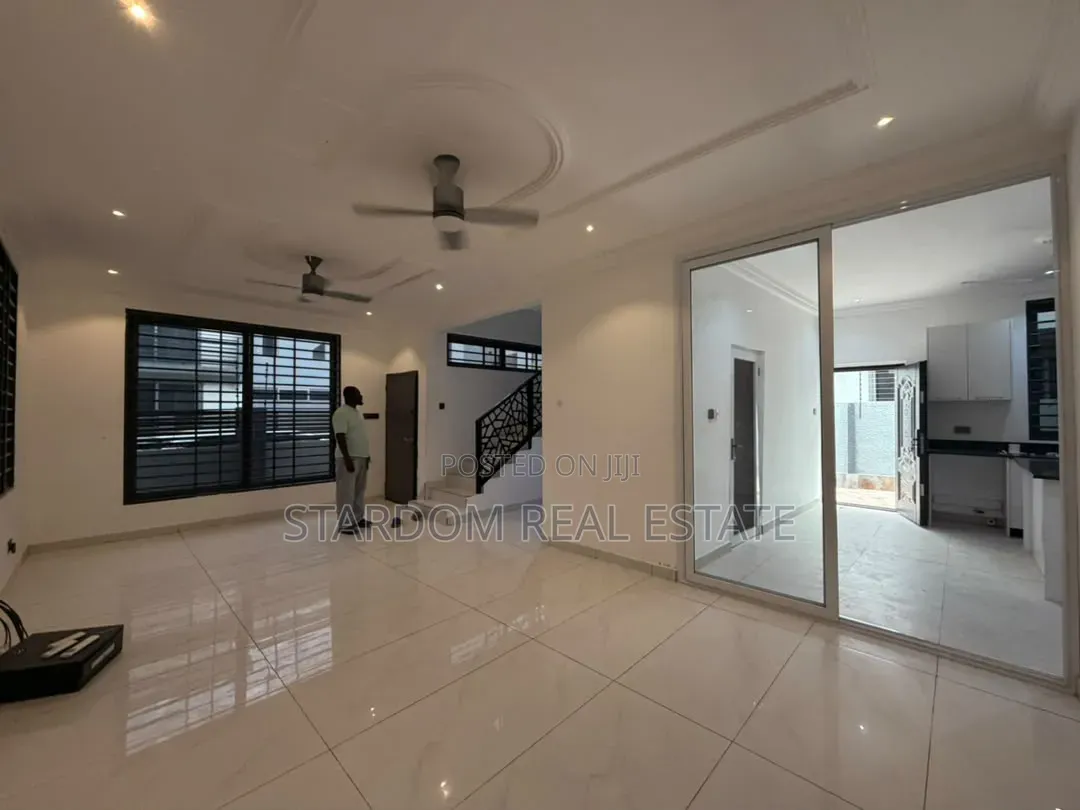 3bdrm Apartment in Haatso, ECOMOG for rent