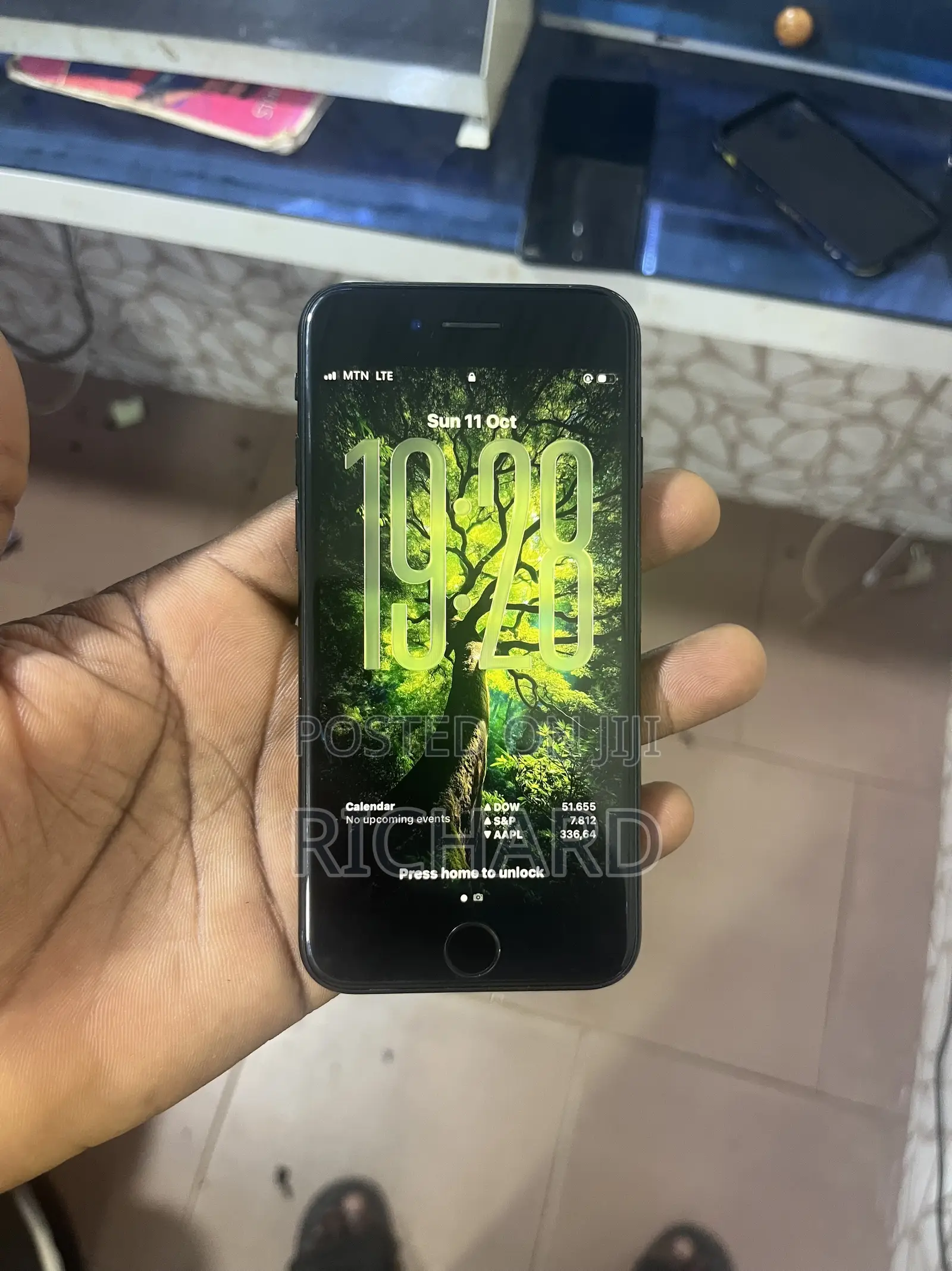 Apple iPhone SE (2020) 64 GB Black