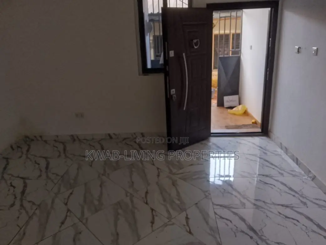 1bdrm Apartment in School Junction for rent