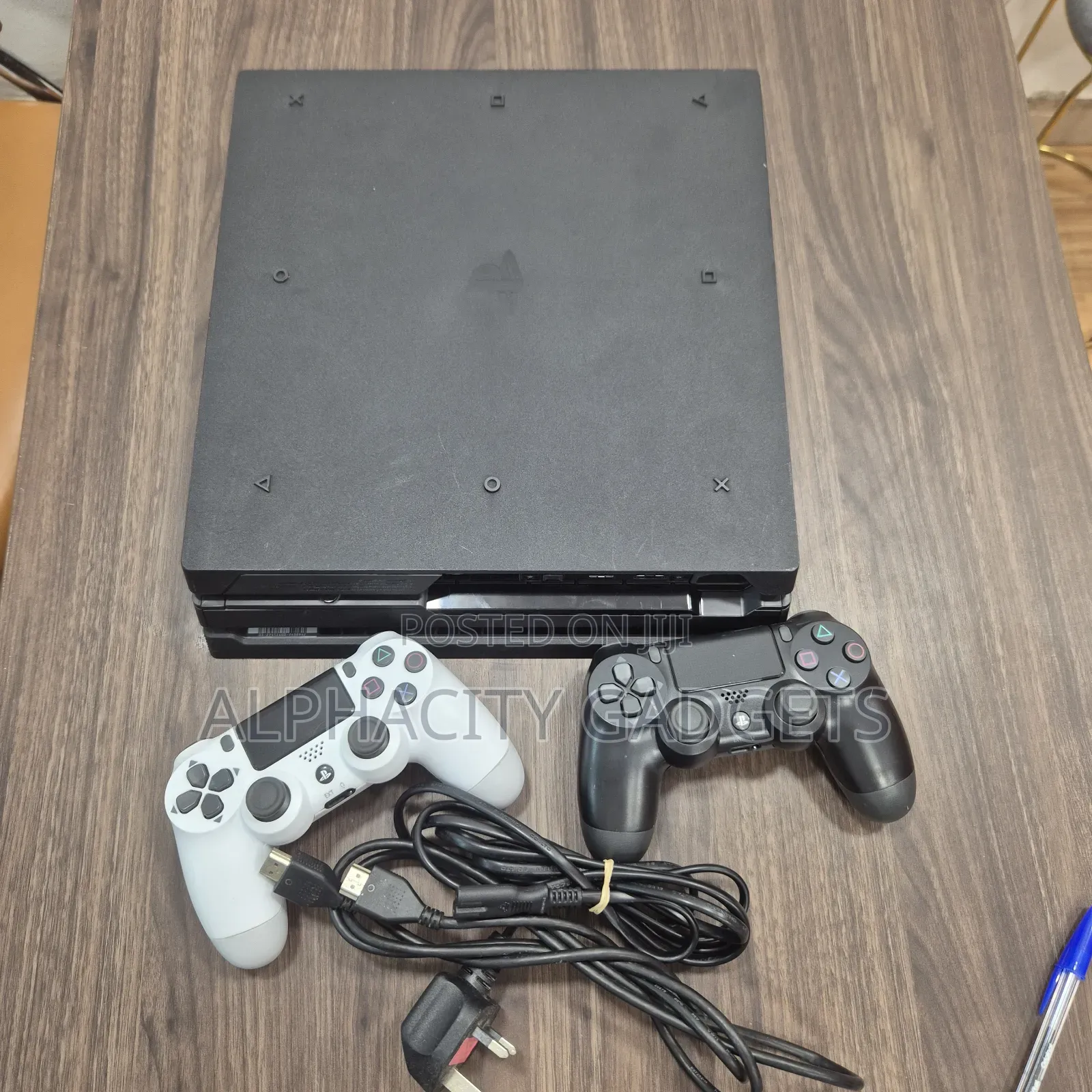 PS4 Pro 10 Games of Your Choice 2 Pads