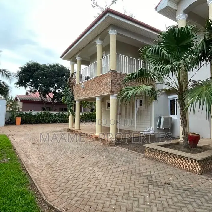 5bdrm Duplex in Adenta for rent