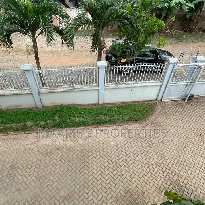 5bdrm Duplex in Adenta for rent