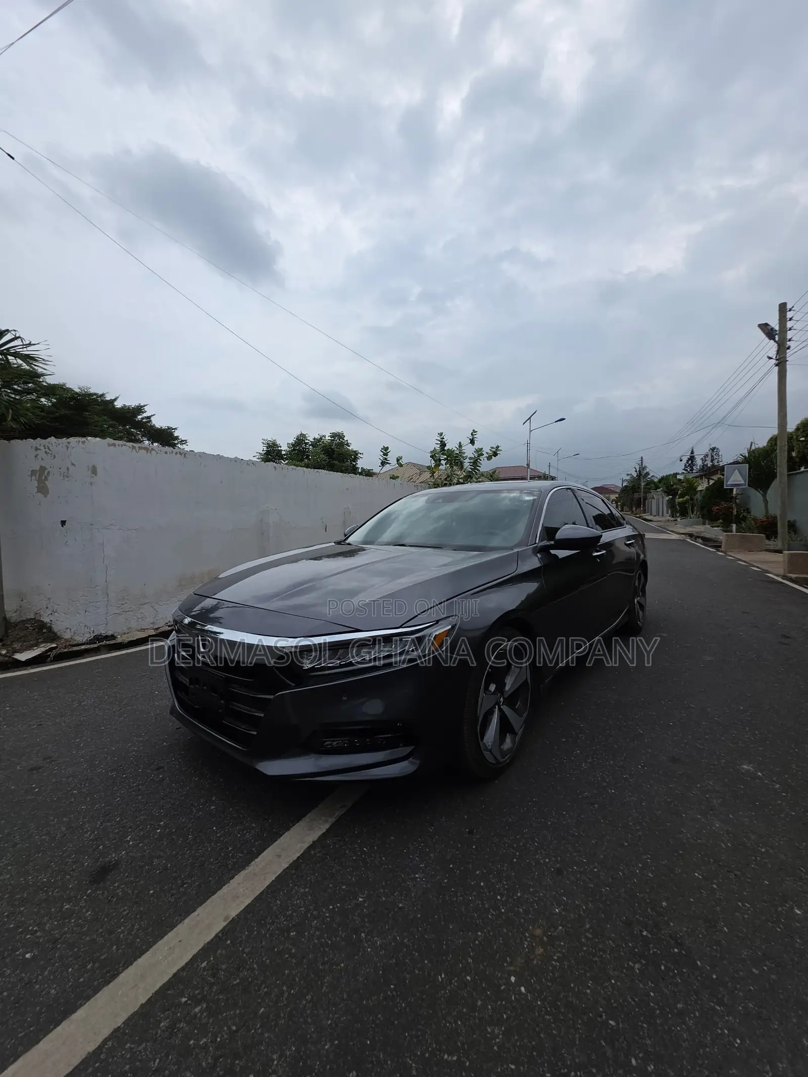 2019 Honda Accord Touring 2.0t - Full Option