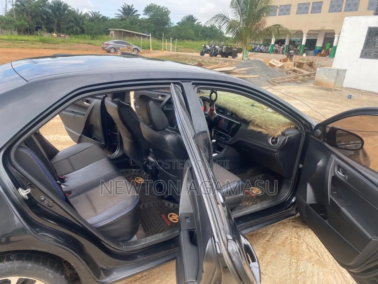 Toyota Corolla SE (1.8L 4cyl 6M) 2019 Black