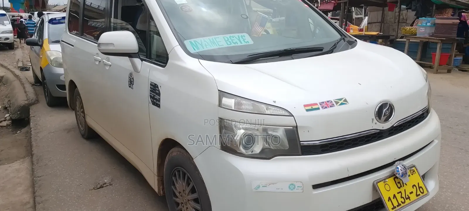 Toyota Voxy 2012 White