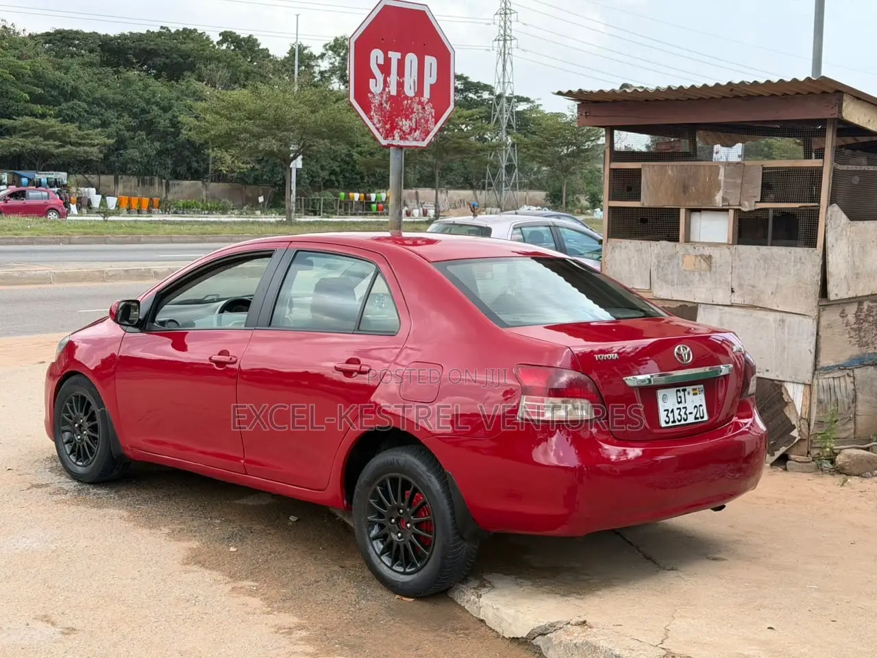 Toyota Yaris Base Sedan 4dr 2010 Red