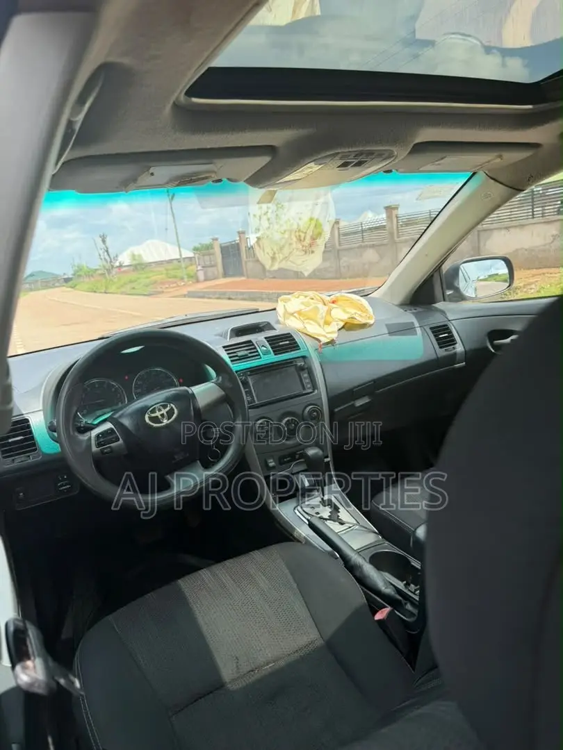 Toyota Corolla S Special Edition 4dr Sedan (1.8L 4cyl 4A) 2013 Gray