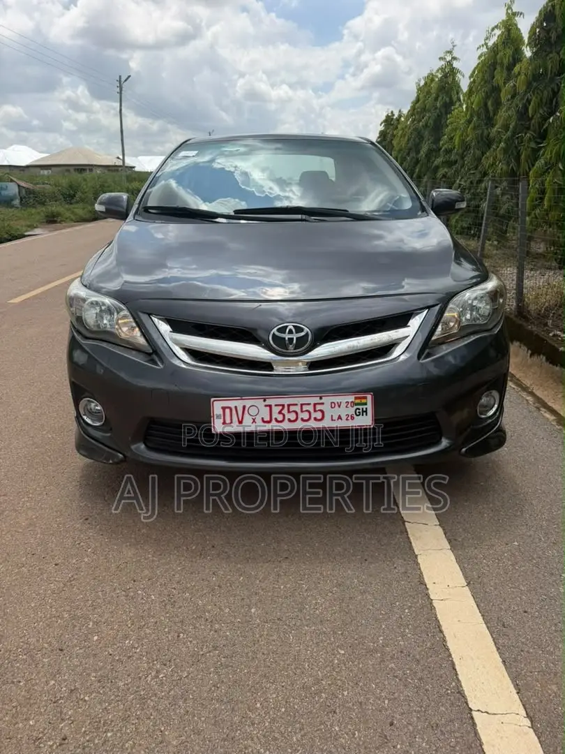 Toyota Corolla S Special Edition 4dr Sedan (1.8L 4cyl 4A) 2013 Gray