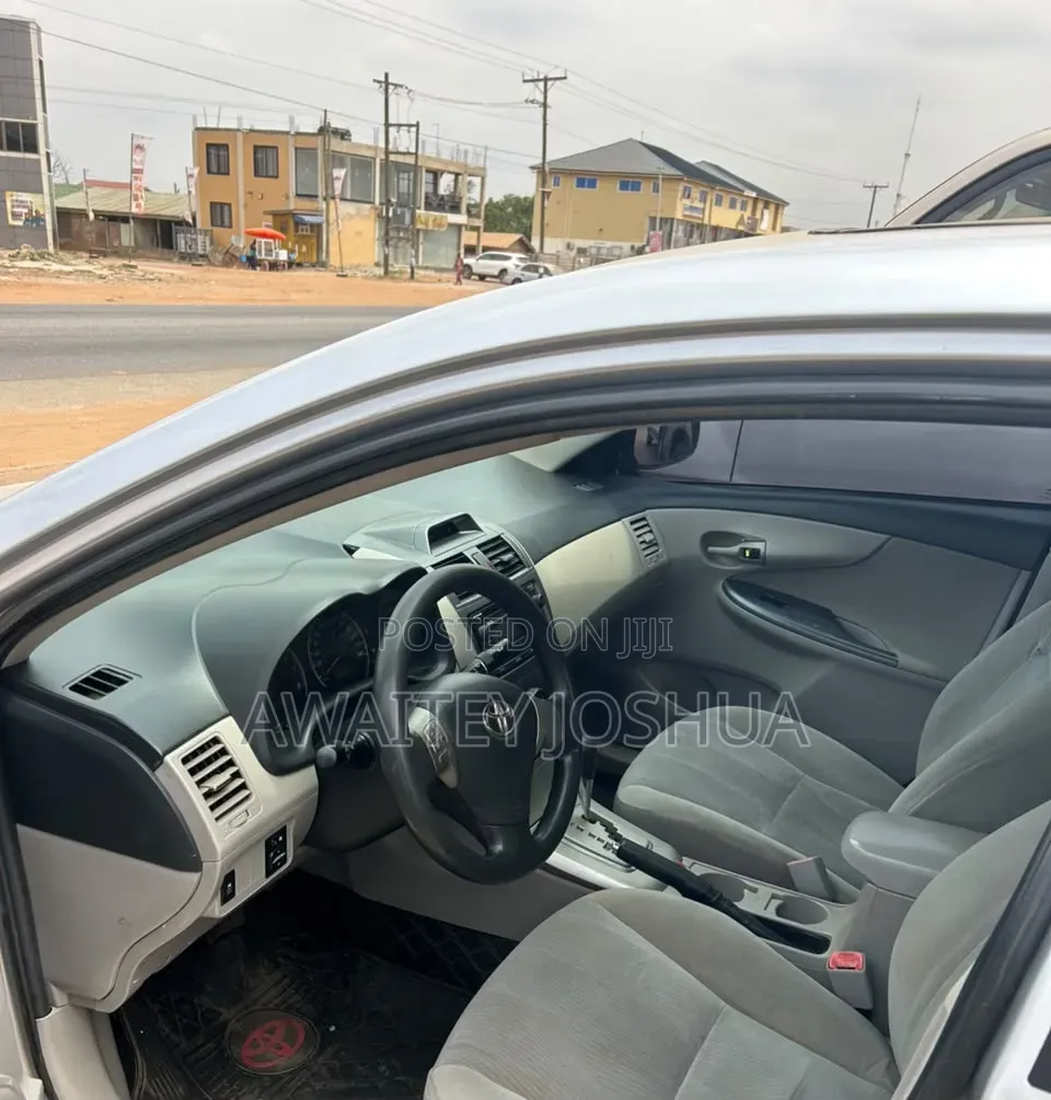 Toyota Corolla 2013 Silver