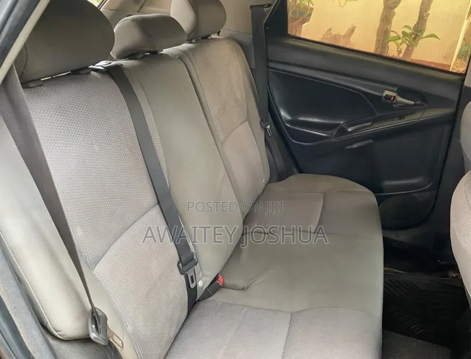 Toyota Corolla 2013 Silver