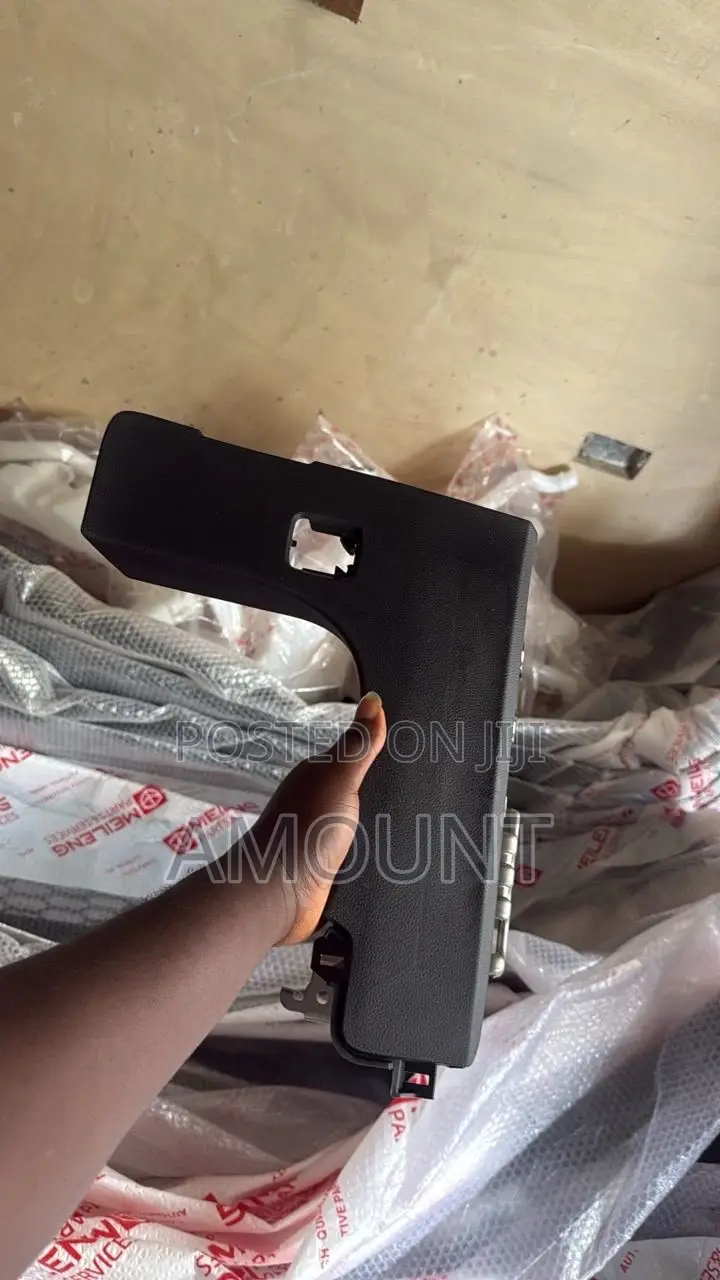 Honda CR-V 2023 Knee Airbag