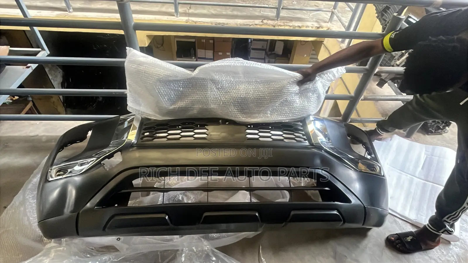 2023 Outlander Front Bumper Complete 2022-2025