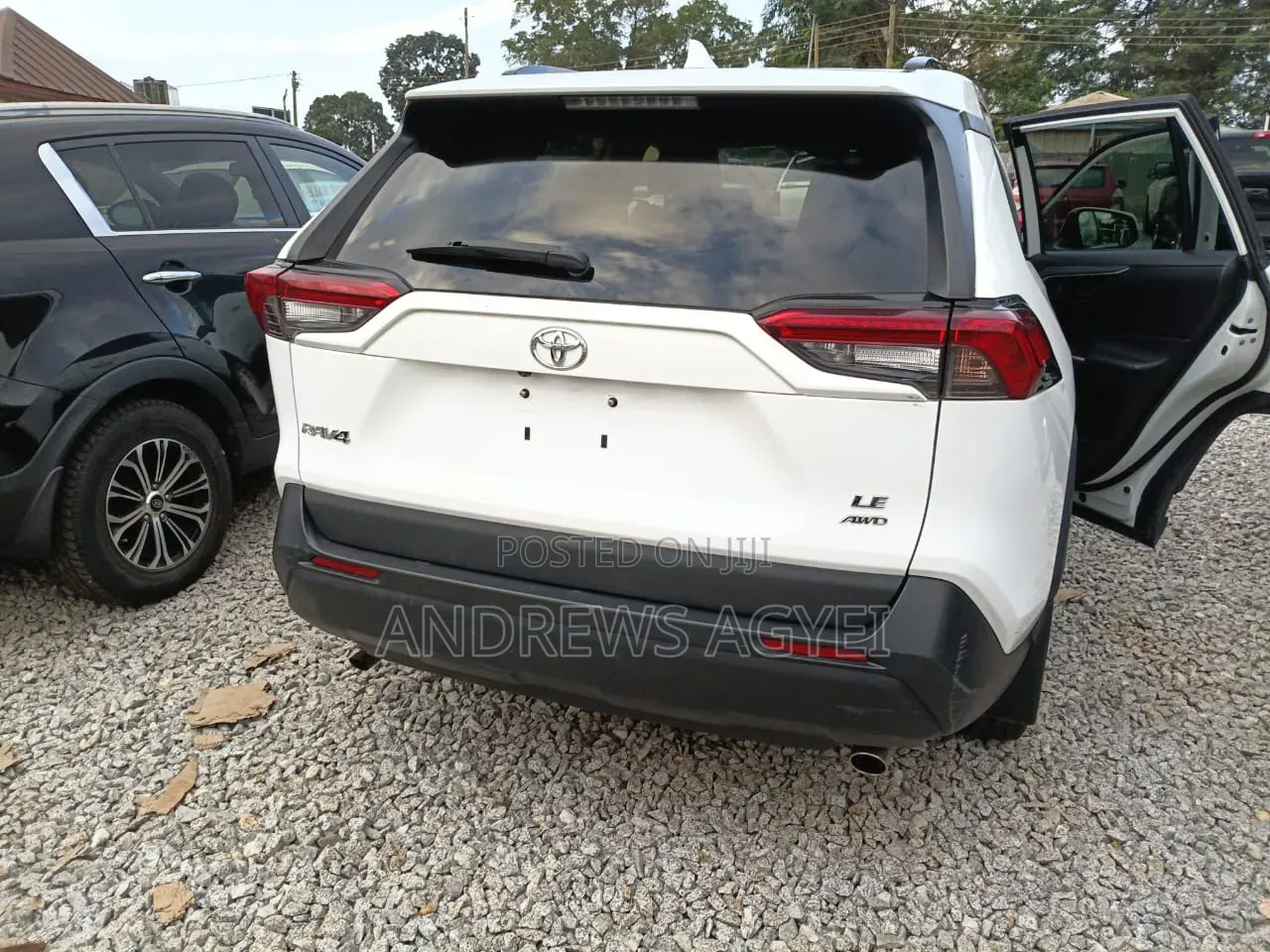 Toyota RAV4 2021 White