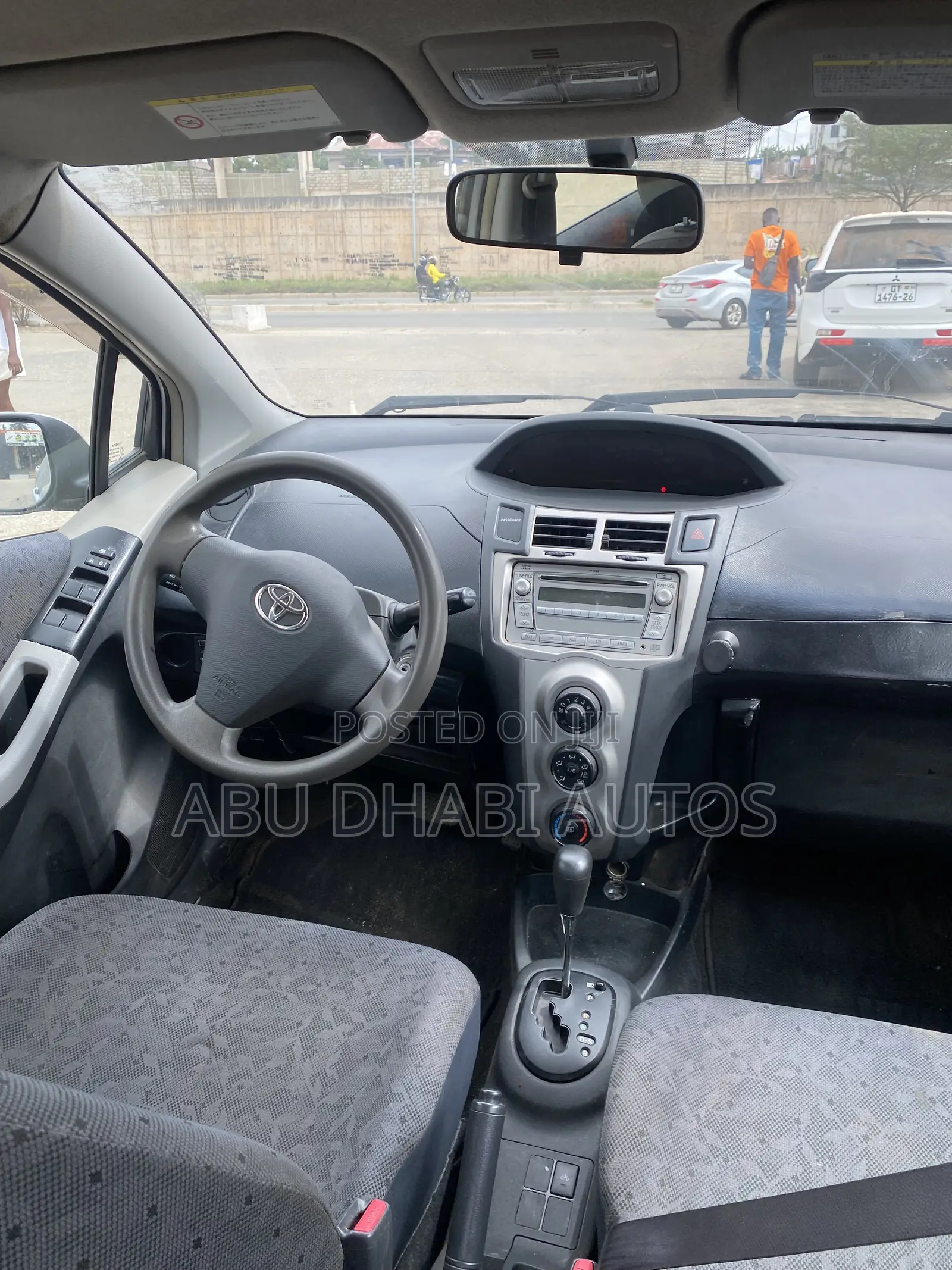 Toyota Vitz 1.0 FWD 5dr 2010 Silver
