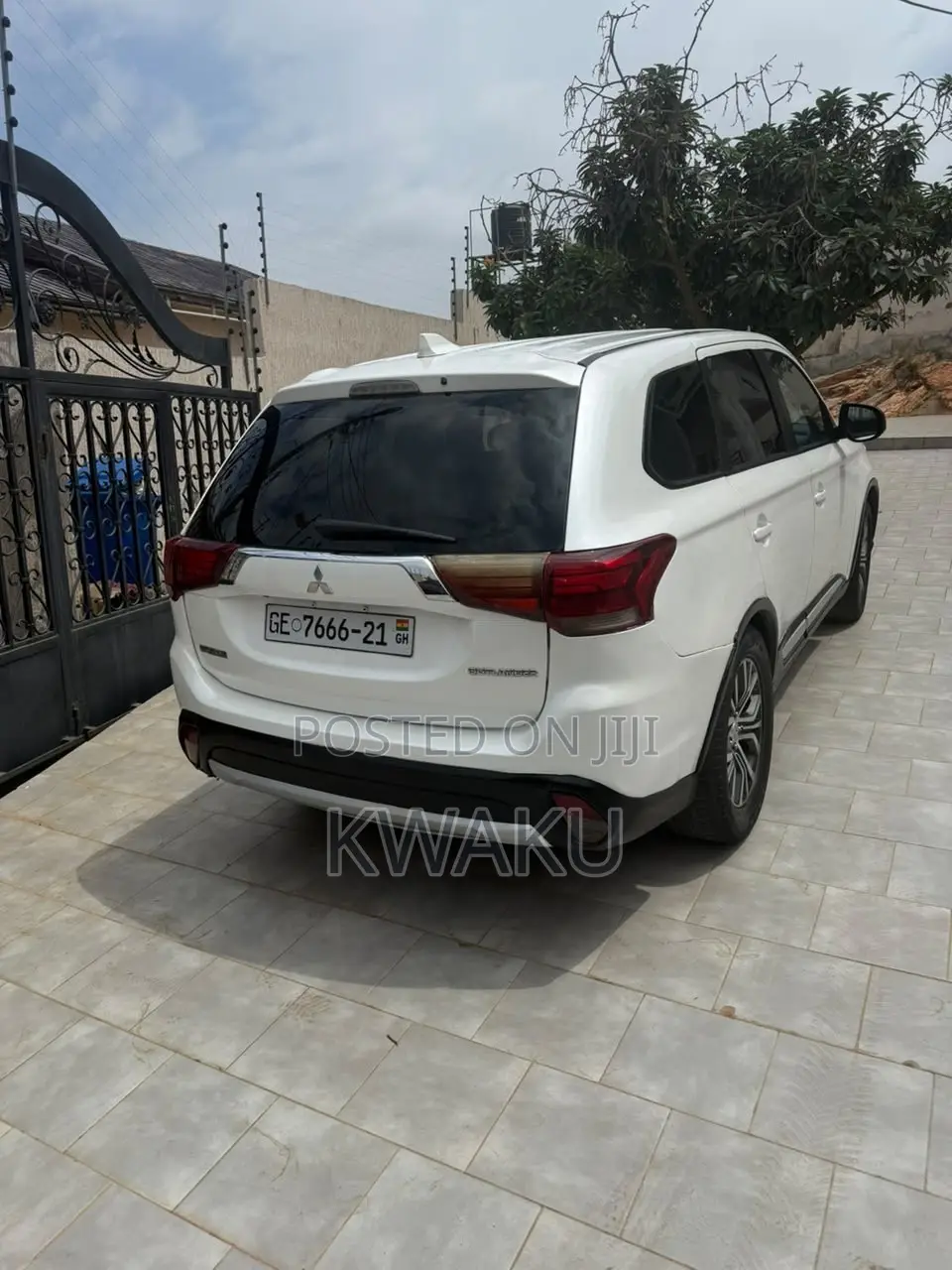 Mitsubishi Outlander 2017 White