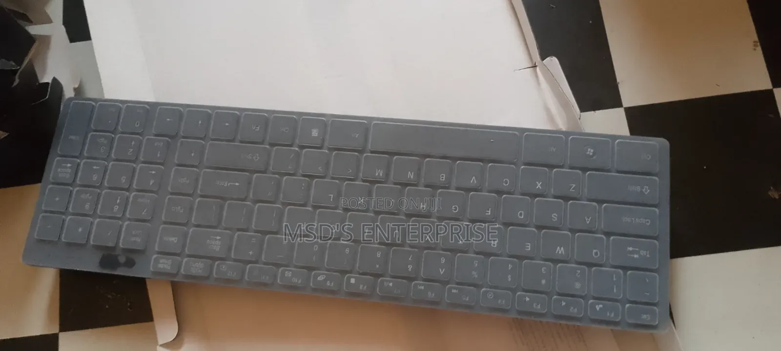 Mini Wireless Keyboard + Mouse Combo KM901 - 2.4Ghz - Black & White