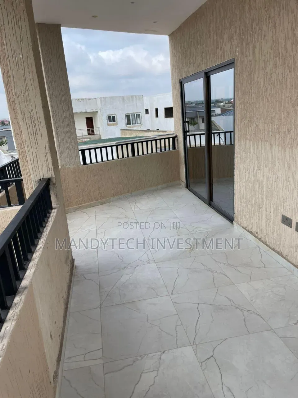 4bdrm Duplex in School Junction for rent