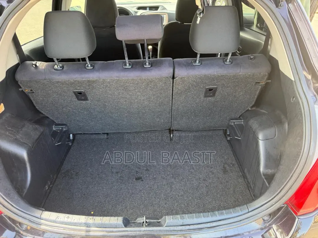 Toyota Vitz 1.3 FWD 5dr 2013 Black