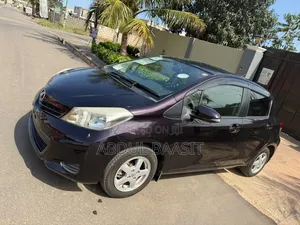 Toyota Vitz 1.3 FWD 5dr 2013 Black