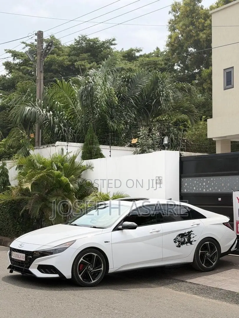 Hyundai Elantra 2021 White