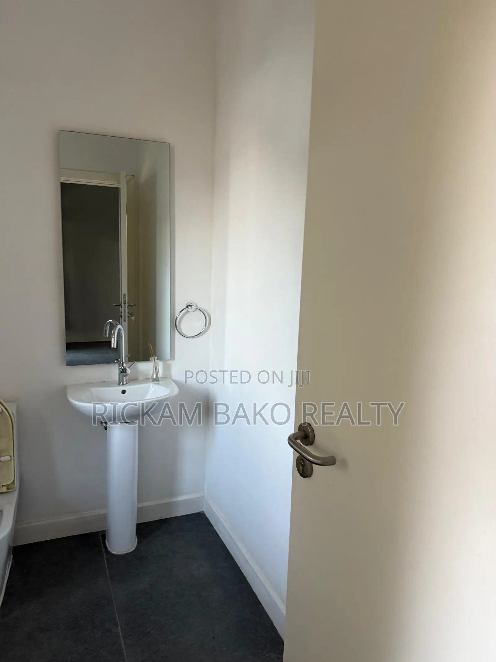 Furnished 2bdrm Townhouse / Terrace in Indigo Homes, Accra Metropolitan