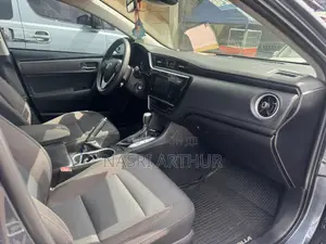 Toyota Corolla LE 4dr Sedan (1.8L 4cyl CVT) 2017 Gray