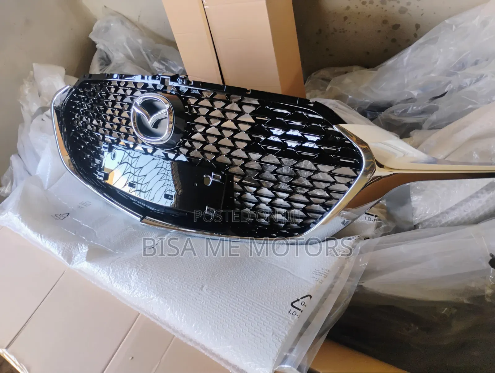 Mazda 3 Sedan 2019/2020/2021/2022/2023/2024 Front Grille With Chrome