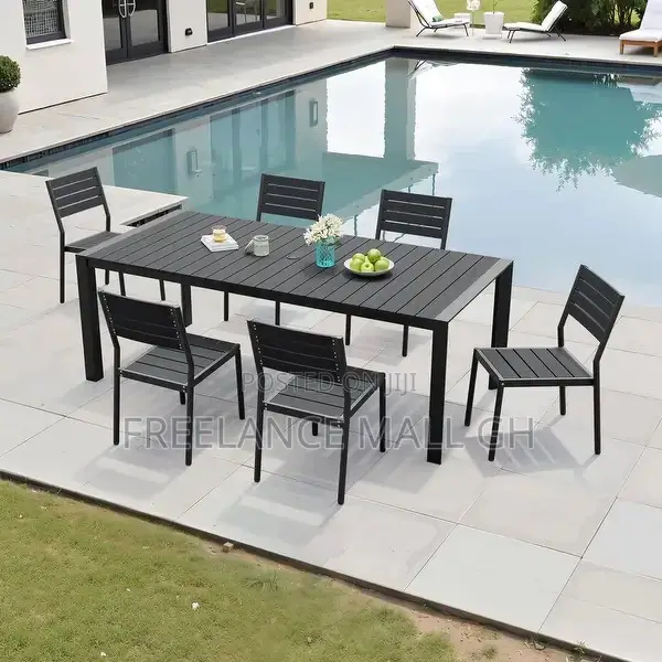 Outdoor Dining Unit
