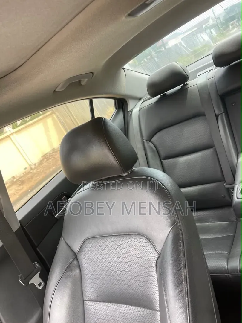 Hyundai Elantra Limited Sedan FWD (2.0L 4cyl 6A) 2017 Gray