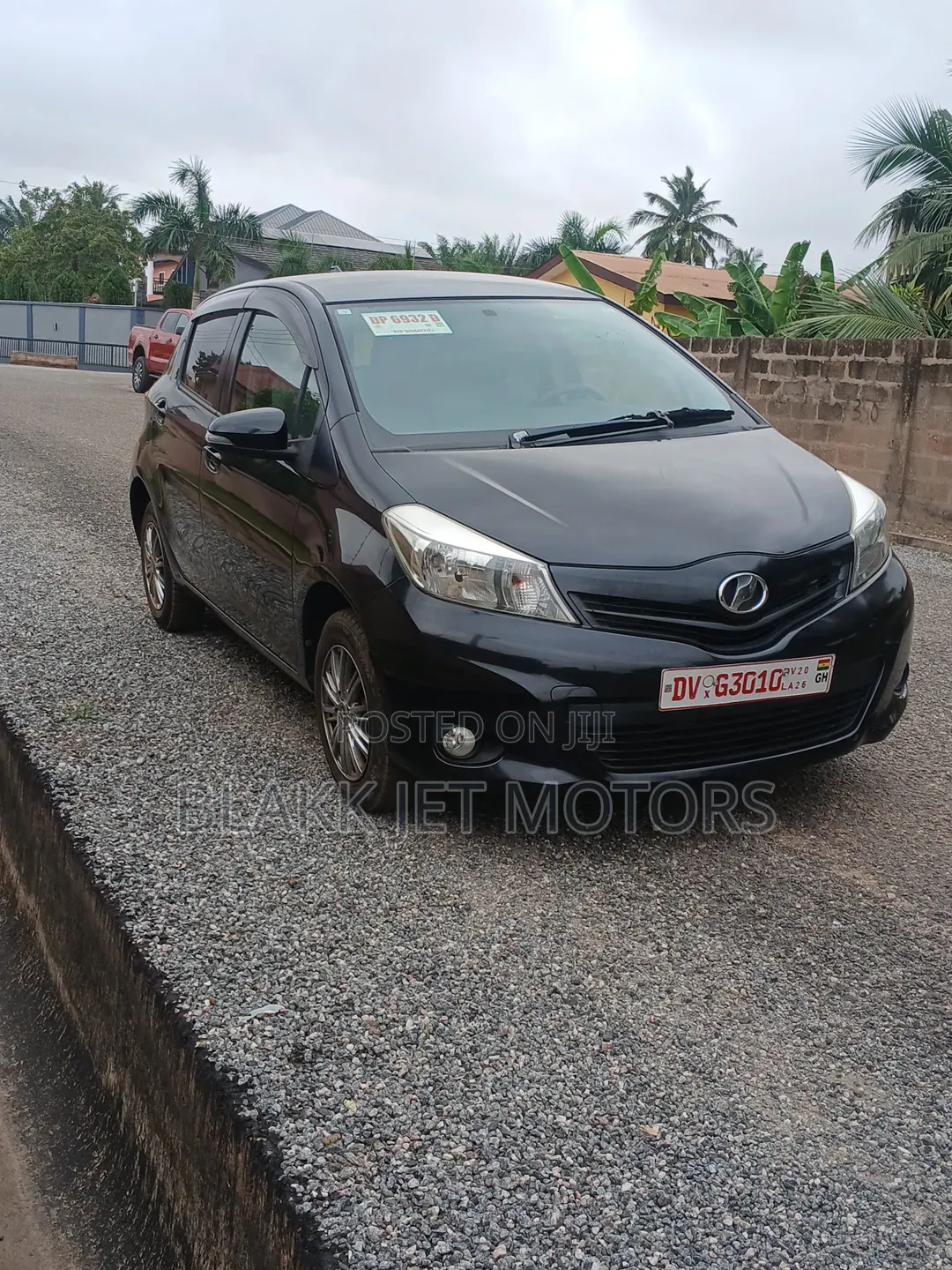 Toyota Vitz 1.3 AWD 5dr 2012 Black