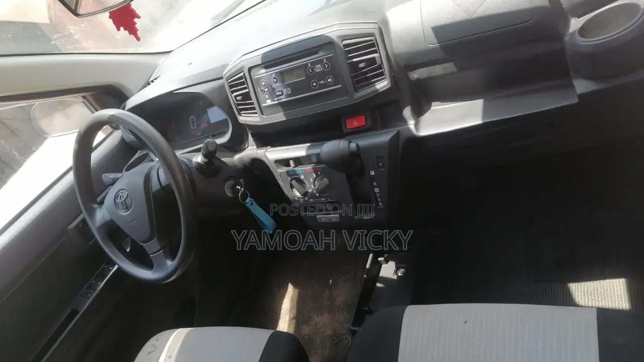 Toyota Pixis 2018 White