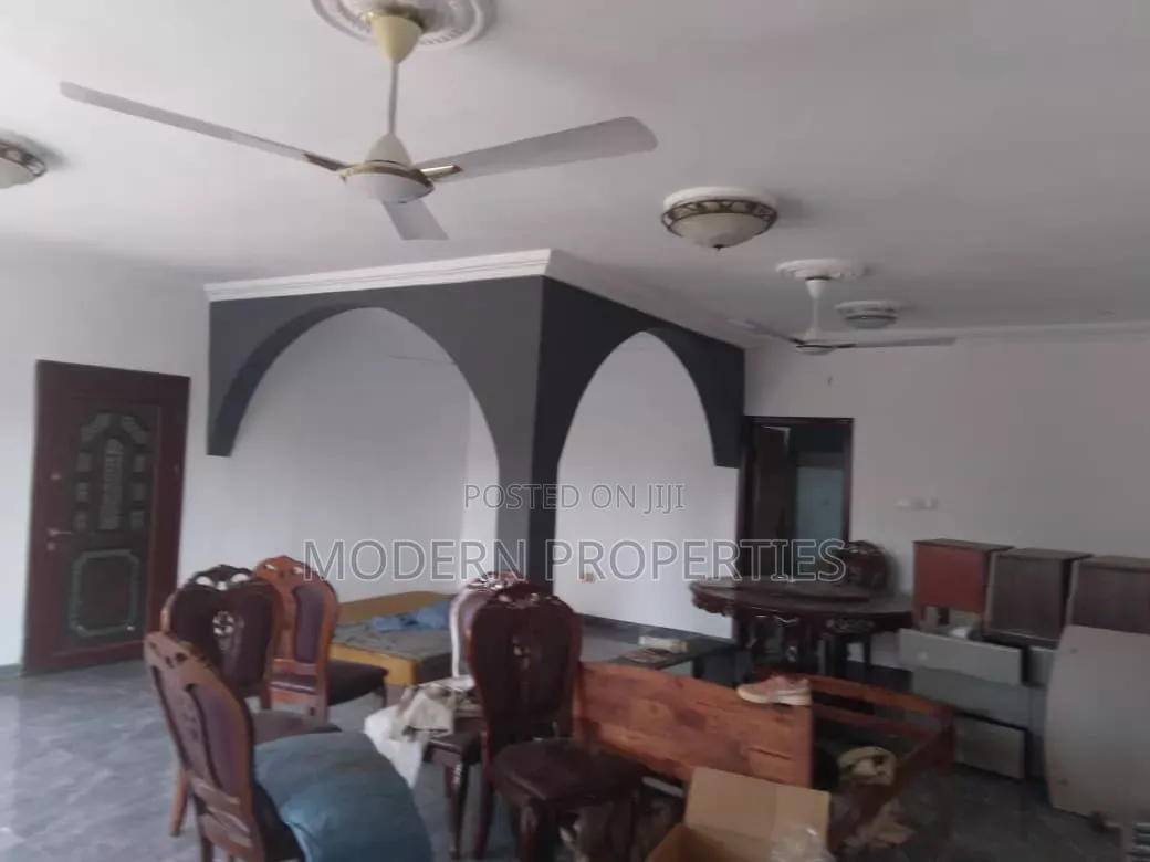 5bdrm House in Modern Properties, Teshie for rent
