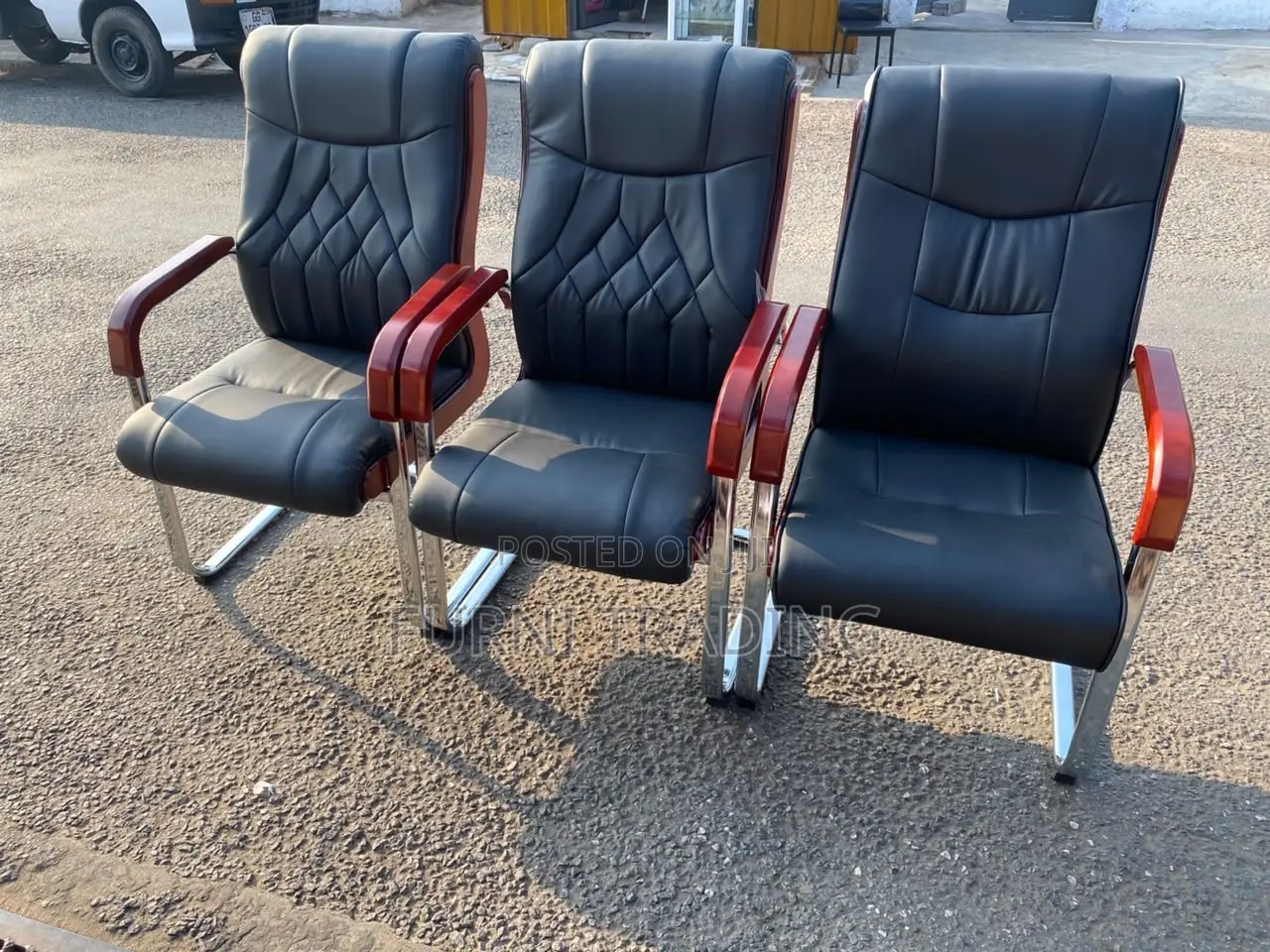 Modern Executive Visitor Chair