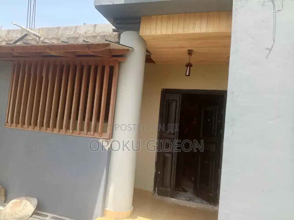 1bdrm Room & Parlour in Canada, Olebu for rent