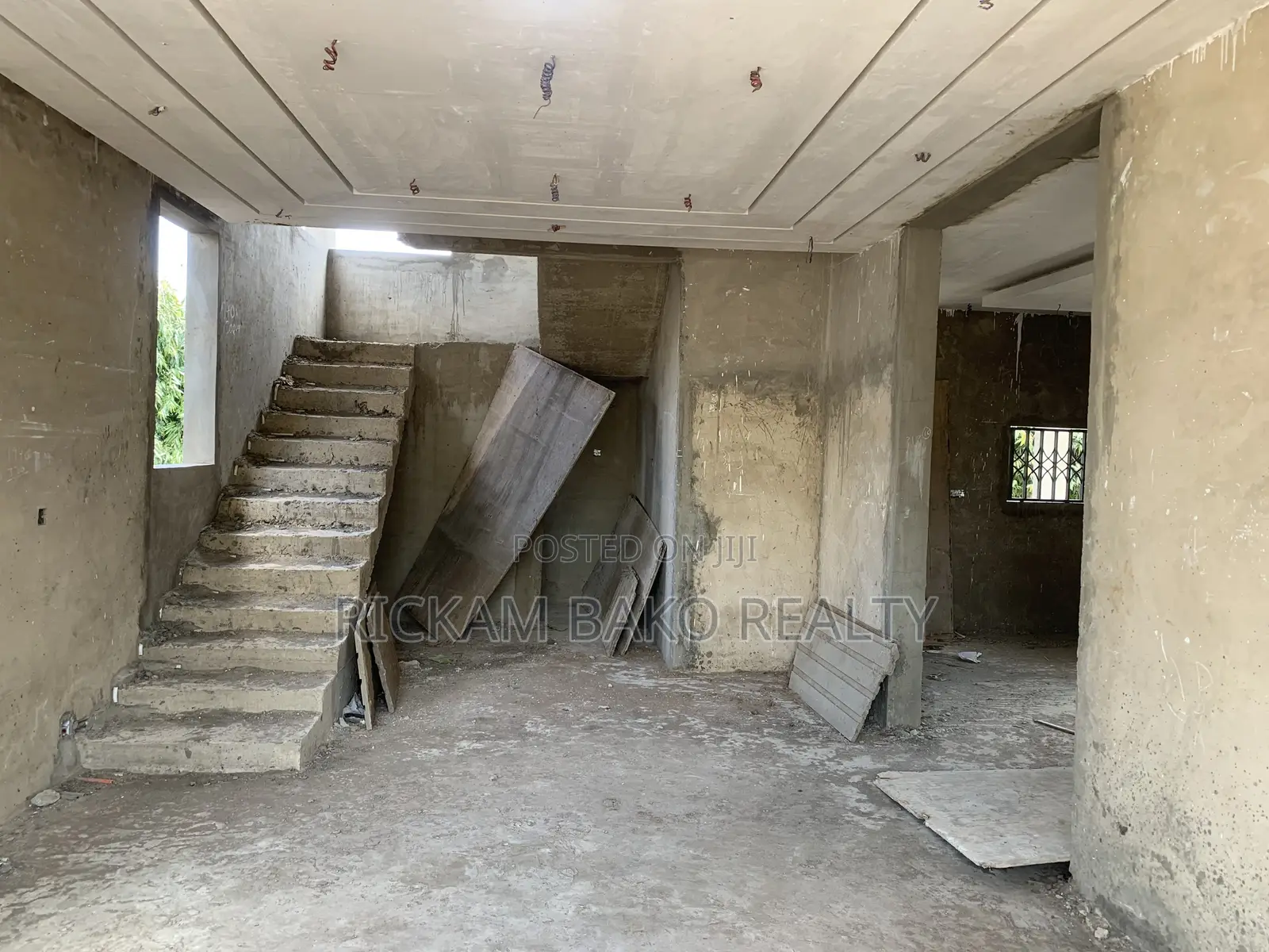 4bdrm Townhouse/Terrace in Spintex for sale