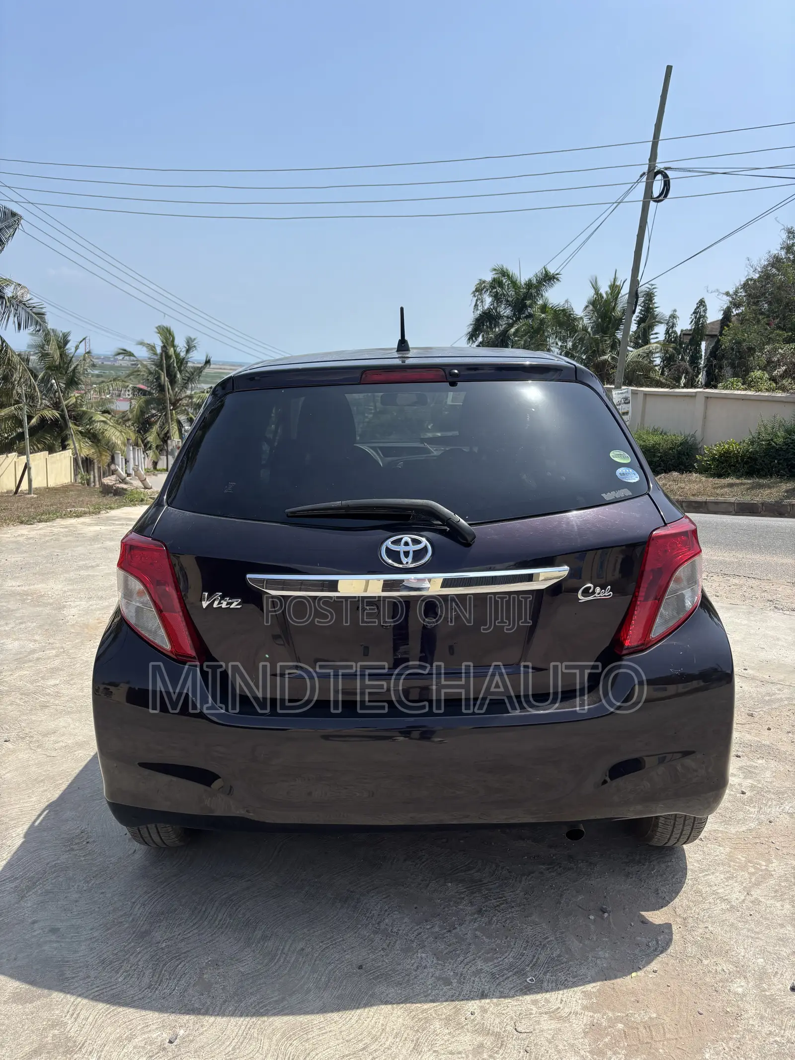 Toyota Vitz 1.3 AWD 3dr 2014 Purple