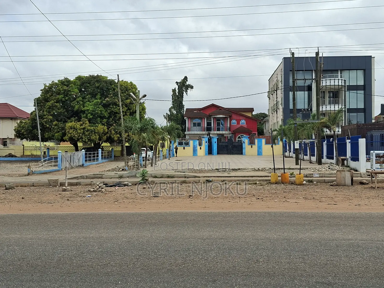 6bdrm Bungalow in UPSA Area for sale