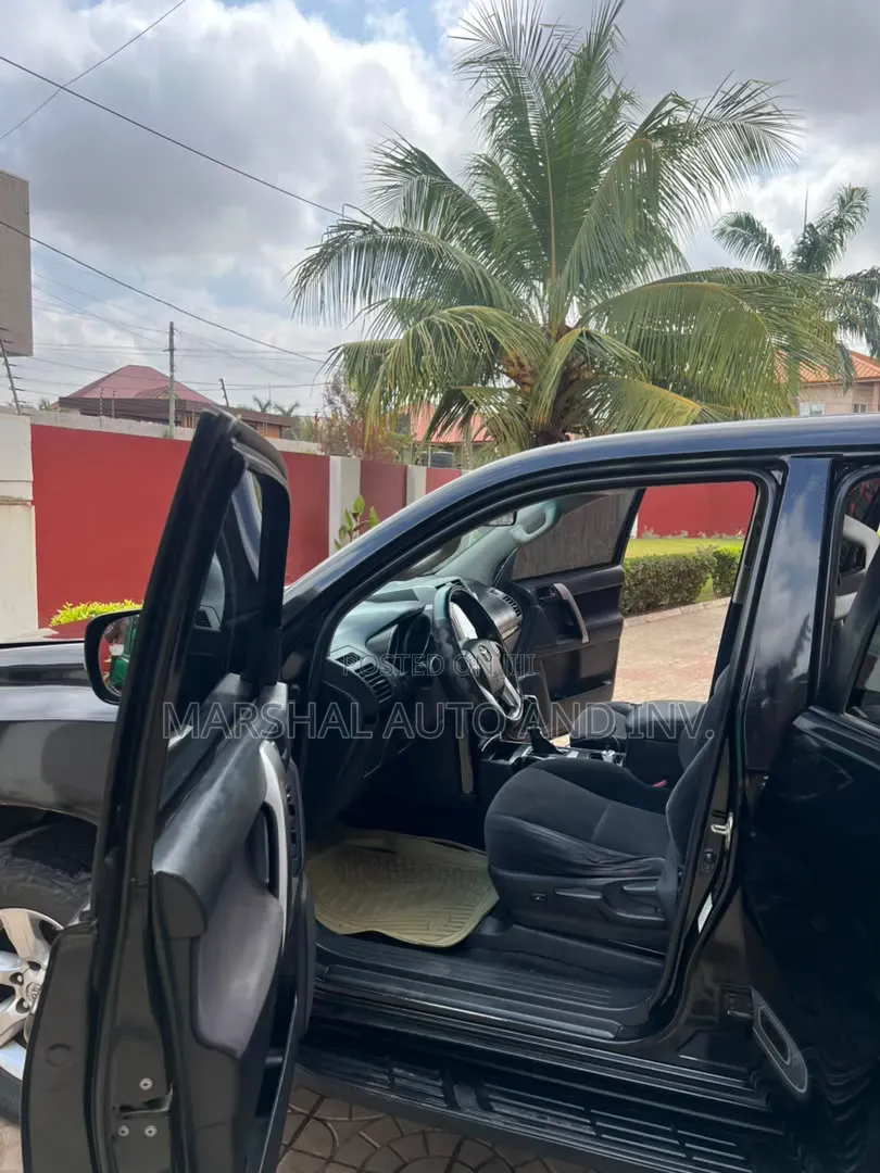 Toyota Land Cruiser Prado 2.8 D-4D 2015 Black