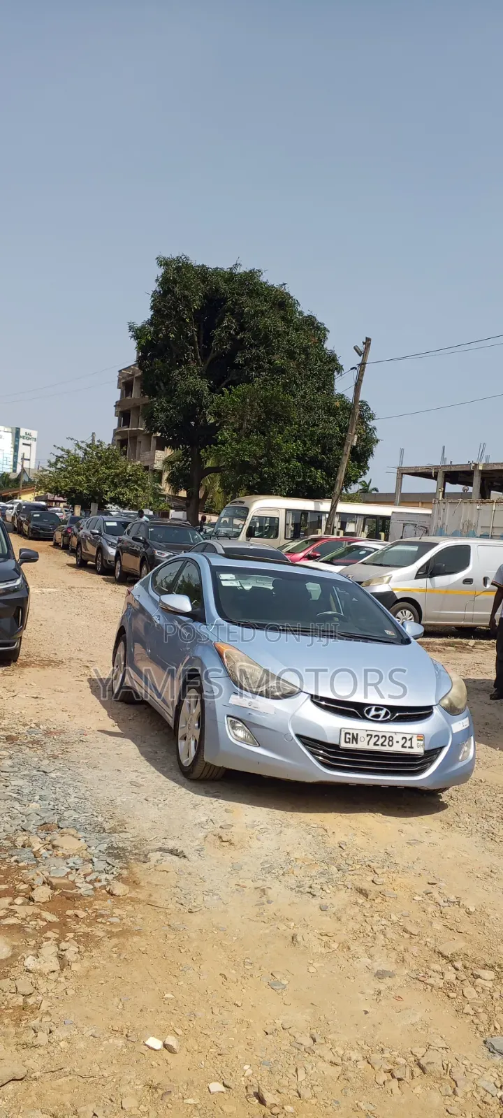 Hyundai Elantra Limited Sedan FWD (1.8L 4cyl 6A) 2013 Blue