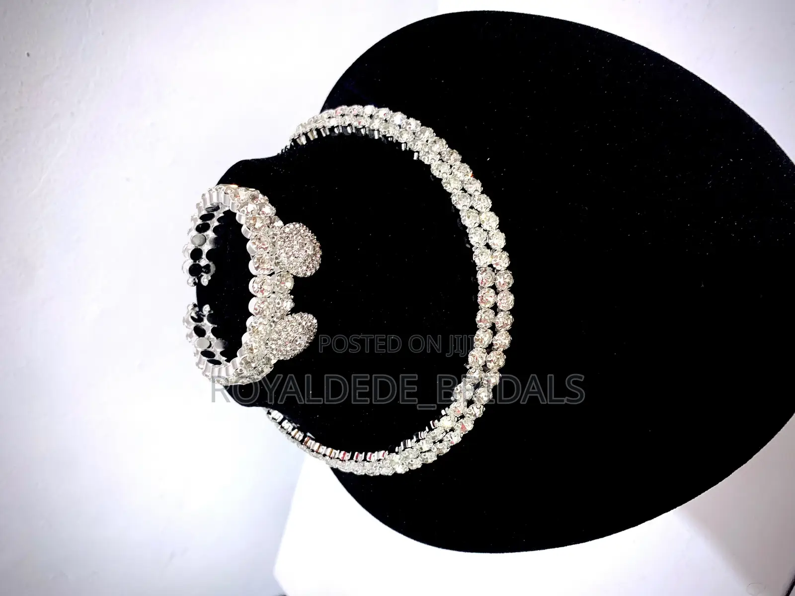 Jewelries and More