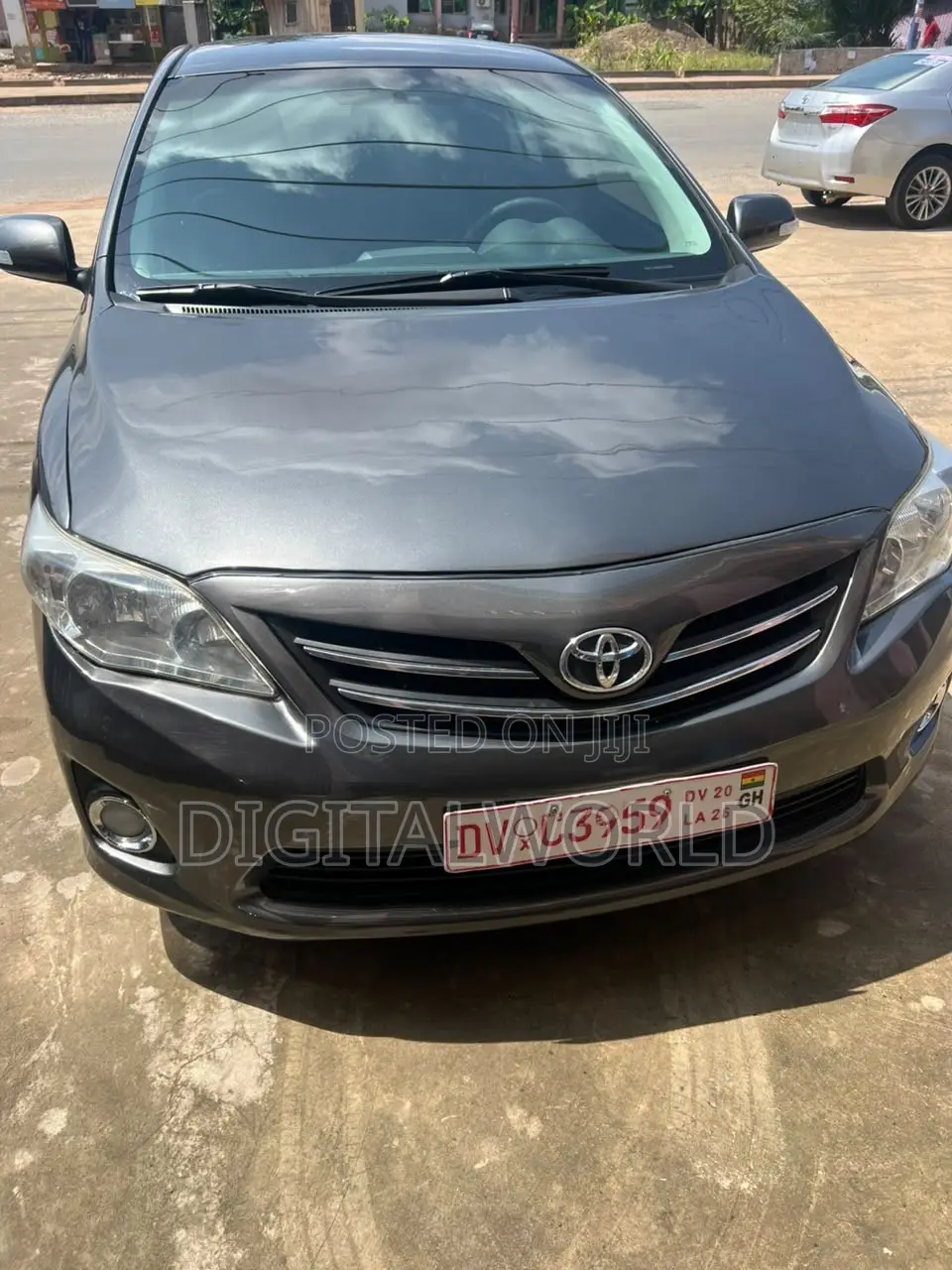 Toyota Corolla LE 4dr Sedan (1.8L 4cyl 4A) 2013 Gray