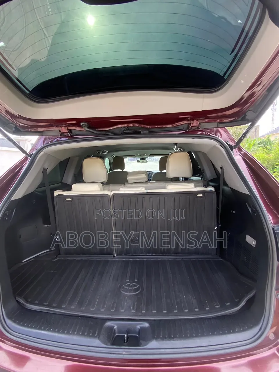 Toyota Highlander LE Plus 2019 Burgundy