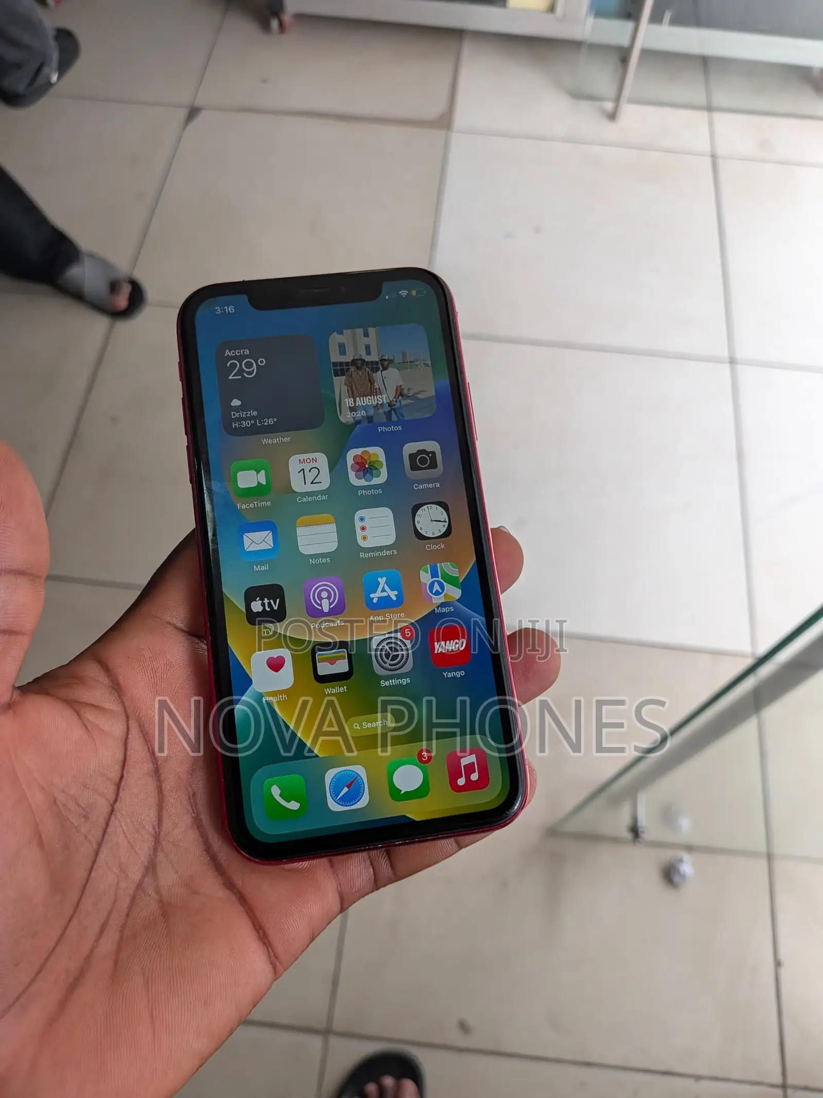 Apple iPhone XR 64 GB Red