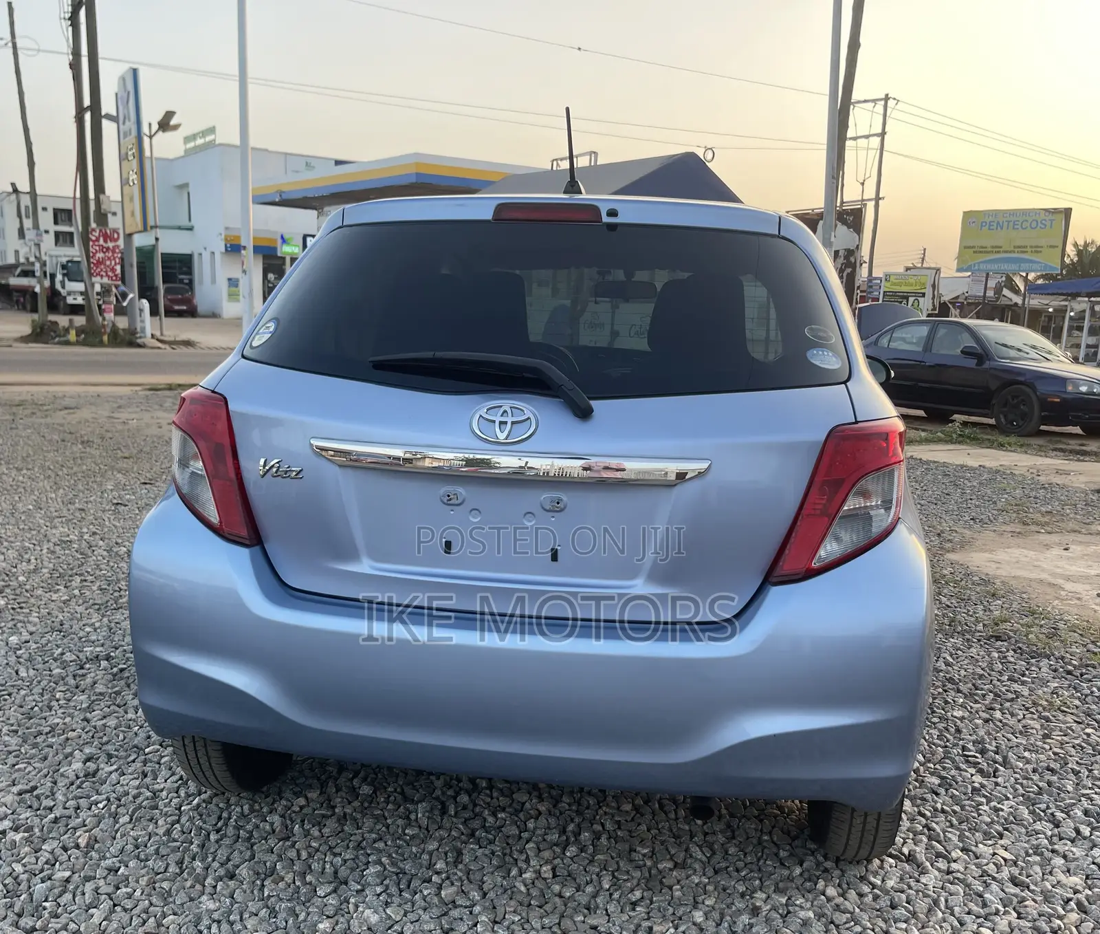 Toyota Vitz 1.3 AWD 3dr 2013 Blue