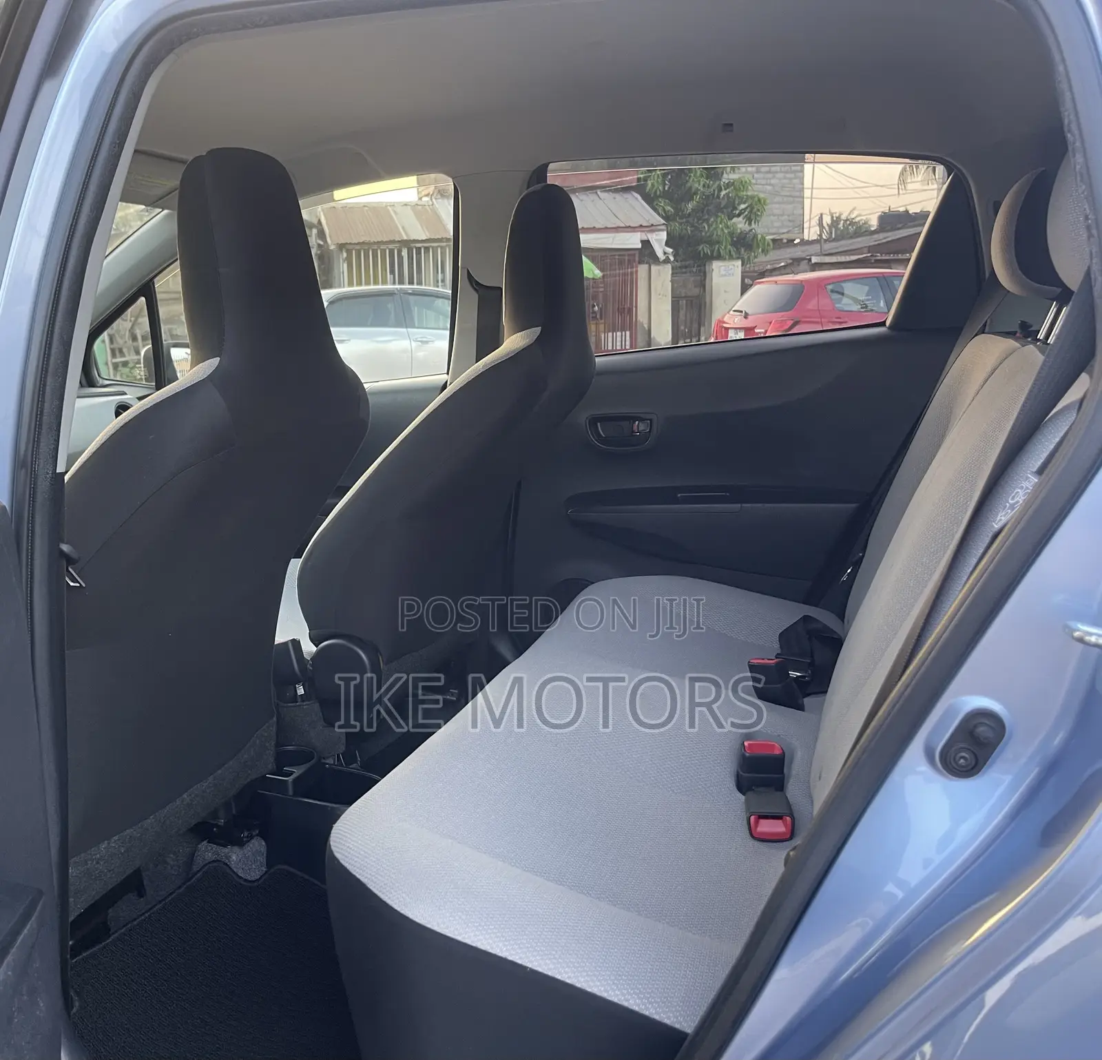 Toyota Vitz 1.3 AWD 3dr 2013 Blue