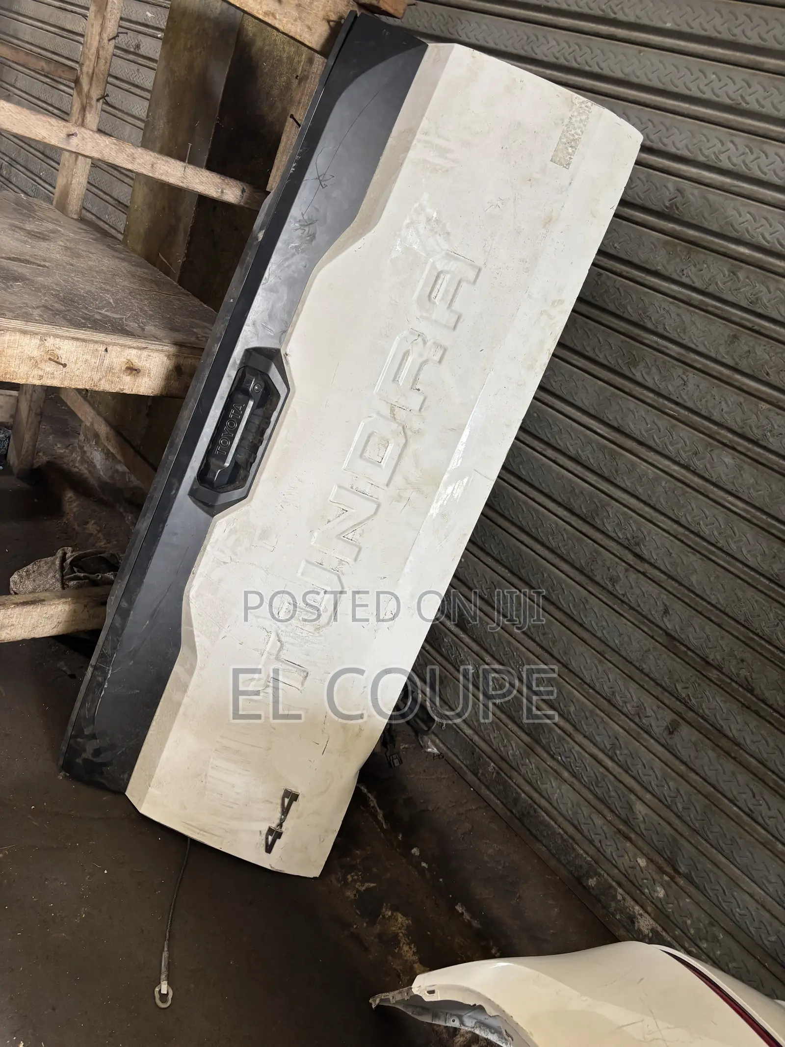 Tundra 2022-2023-2024-2025-2026 Tailboard