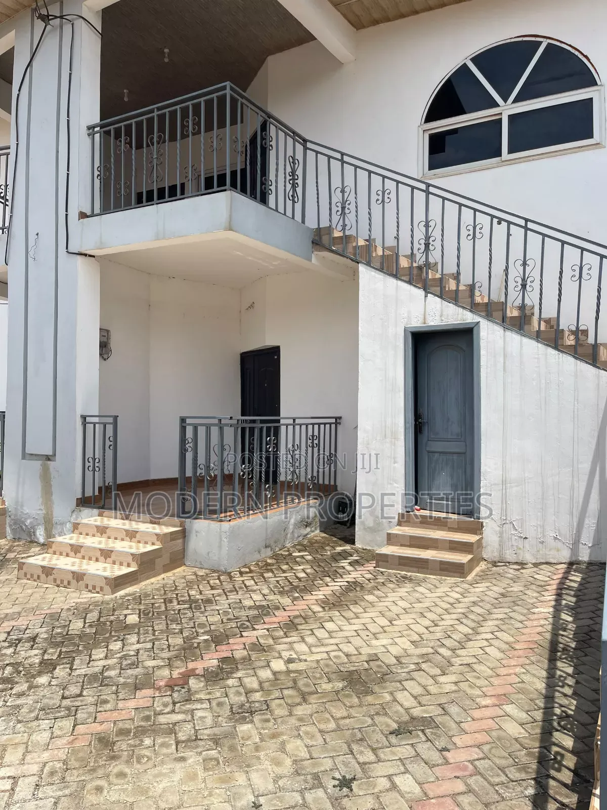 2bdrm Apartment in Modern Properties, Baatsona Total for rent