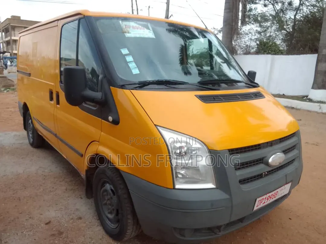 Ford Transit 2010 Yellow